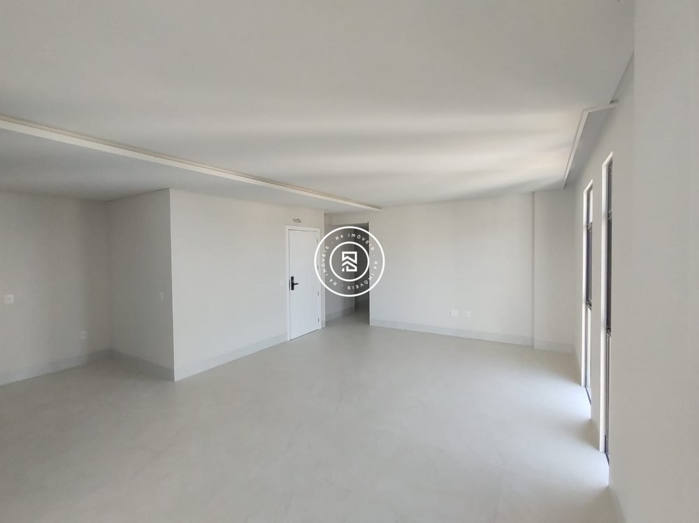 03 sutes novo em Itapema