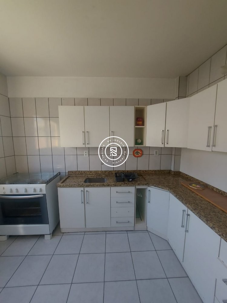 Apartamento a 130m do mar em Itapema