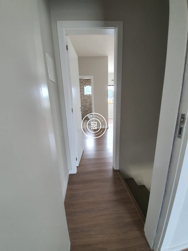 Sobrado Novo em Cambori