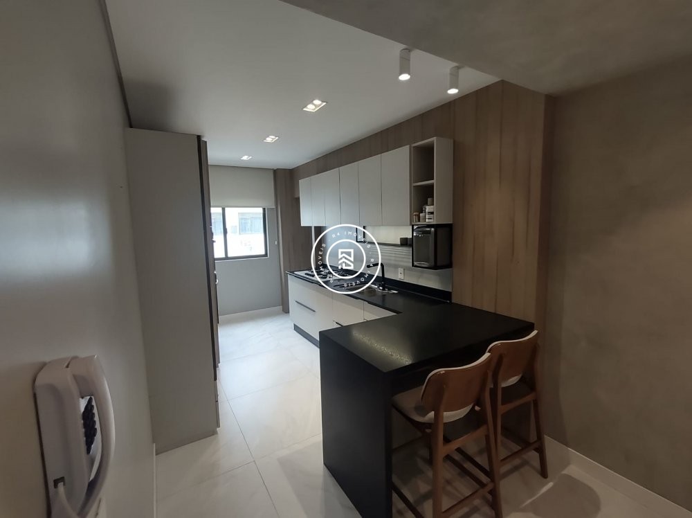 Apartamento na Quadra-mar na Meia Praia