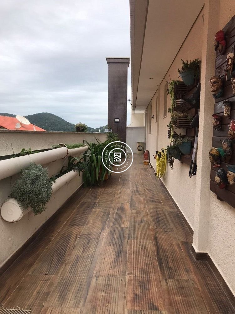 Cobertura com terrao em Bombinhas