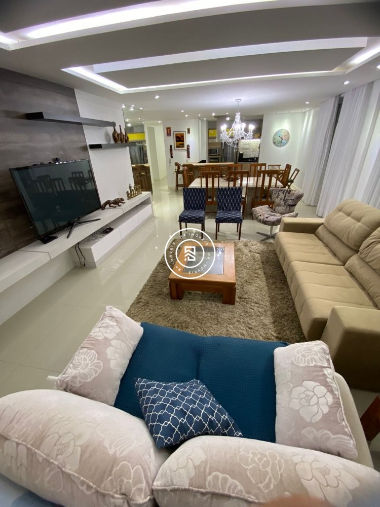 Cobertura com terrao em Bombinhas