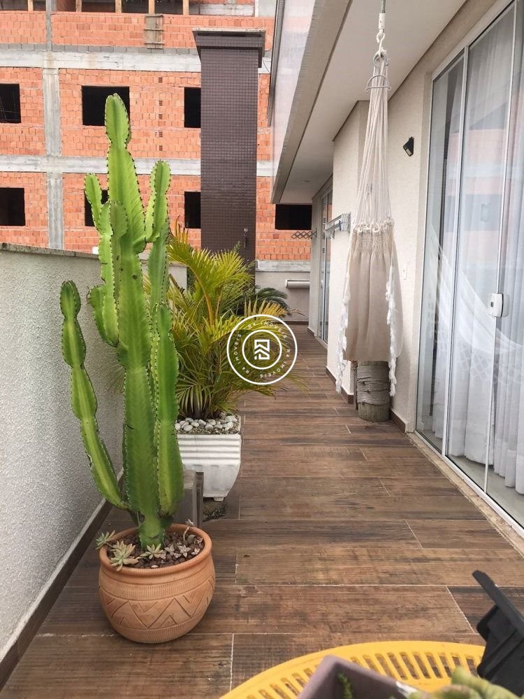 Cobertura com terrao em Bombinhas