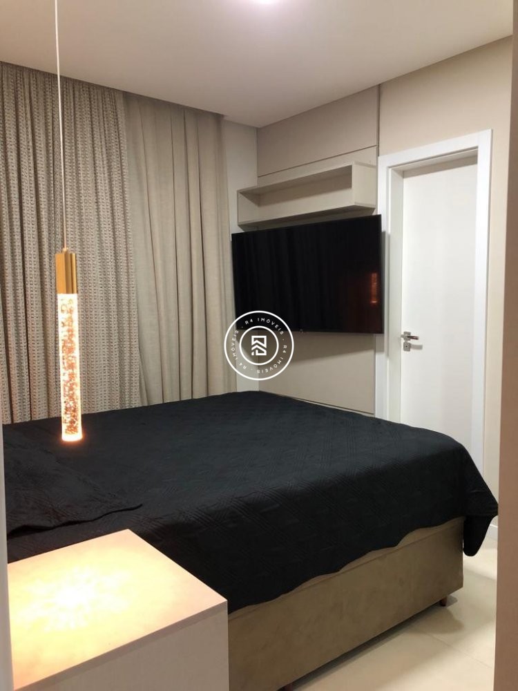 Lindo apartamento com mobilia na Meia Praia