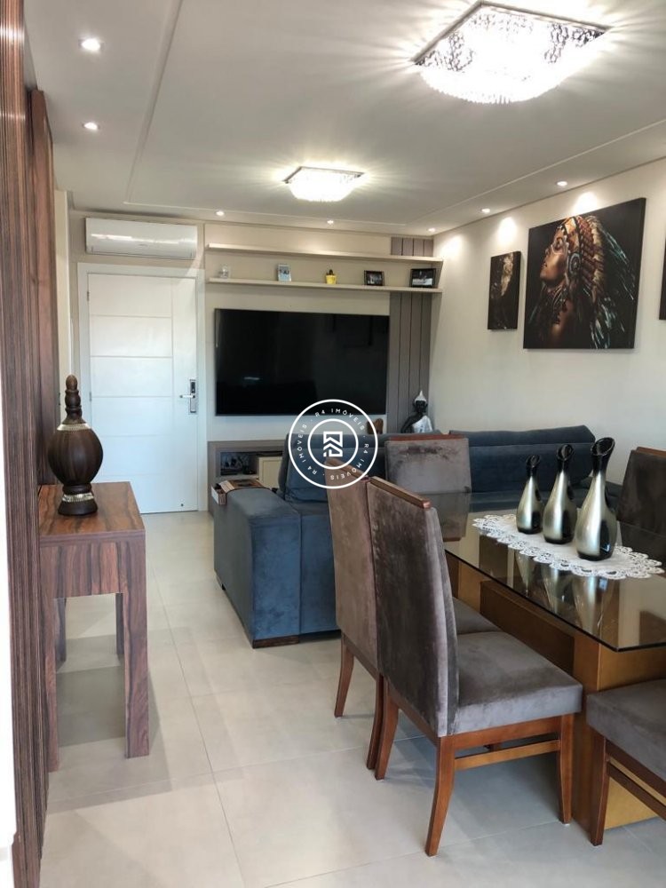 Lindo apartamento com mobilia na Meia Praia