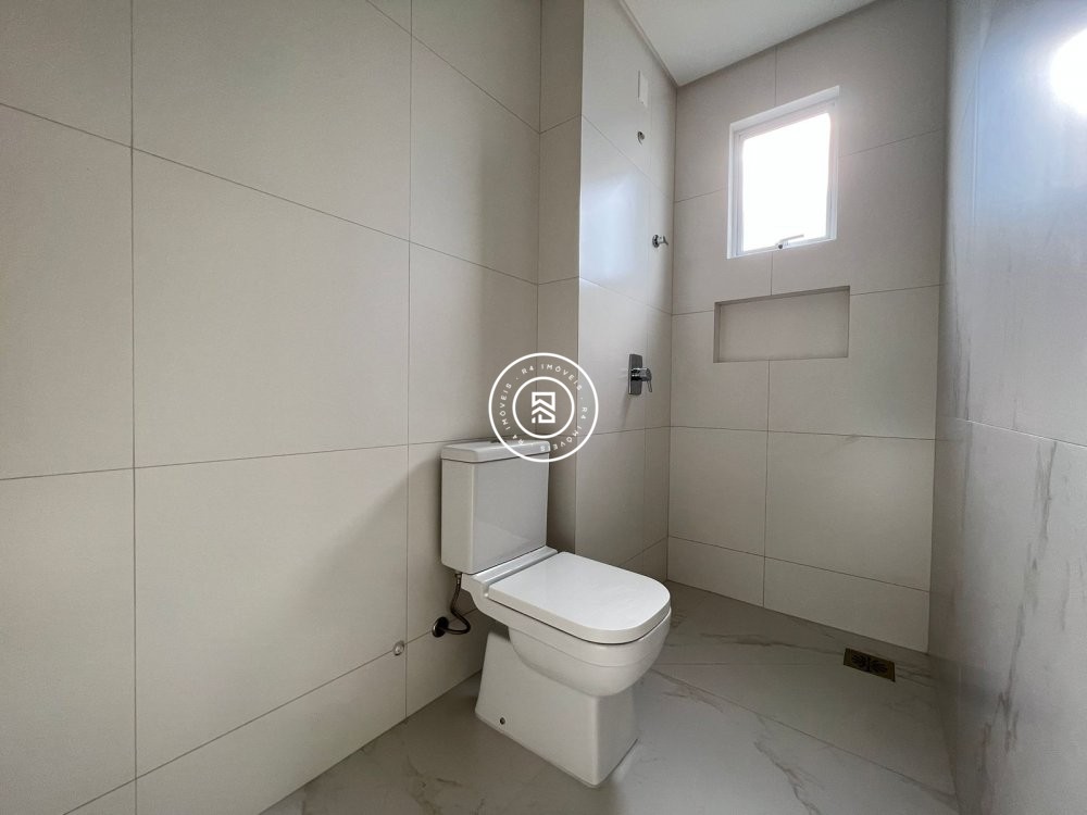 Apartamento novo com ampla vista mar