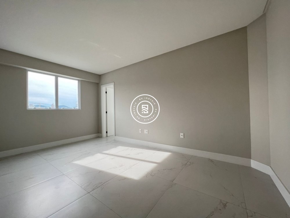 Apartamento novo com ampla vista mar