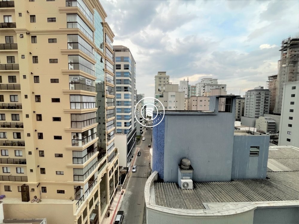 Apartamento quadra mar em Itapema