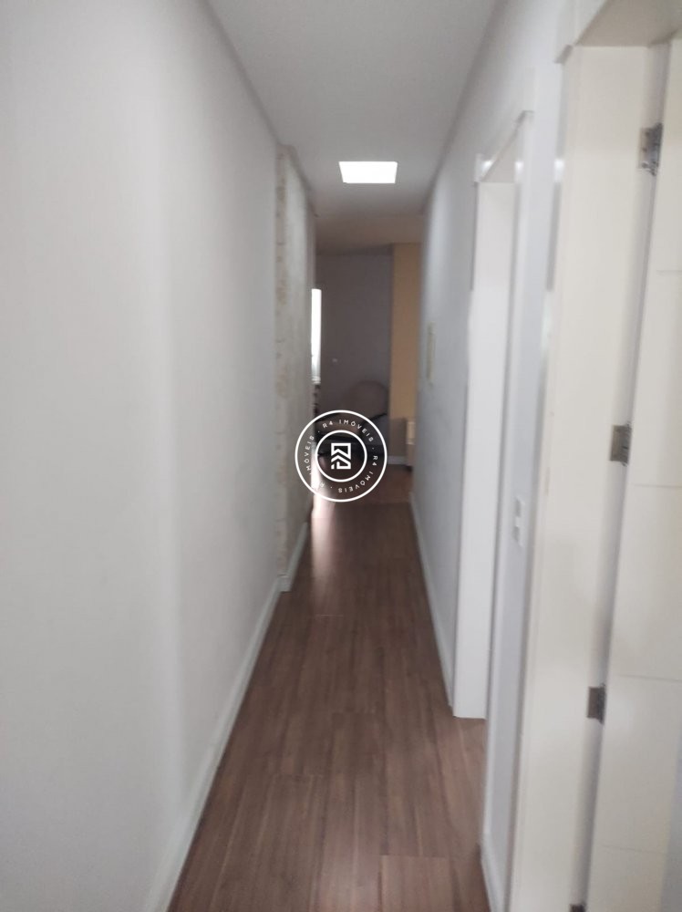 Cobertura duplex mobiliada na Meia Praia