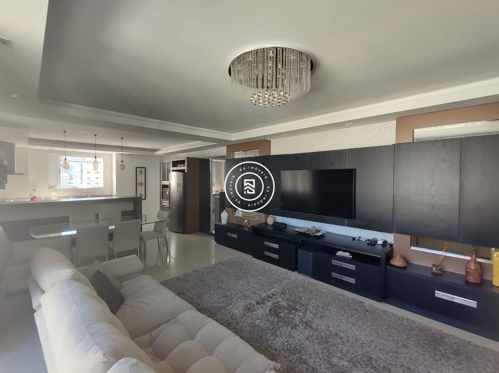 Cobertura duplex mobiliada na Meia Praia