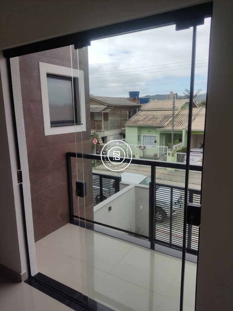 Sobrado novo no Perequ