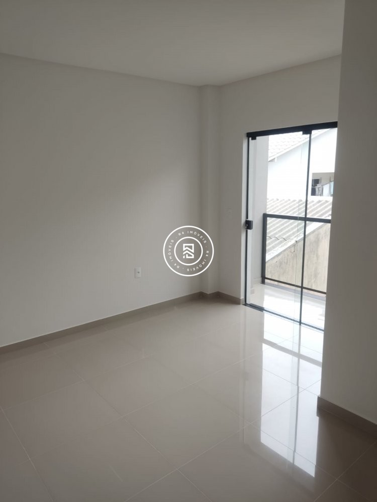 Sobrado novo no Perequ