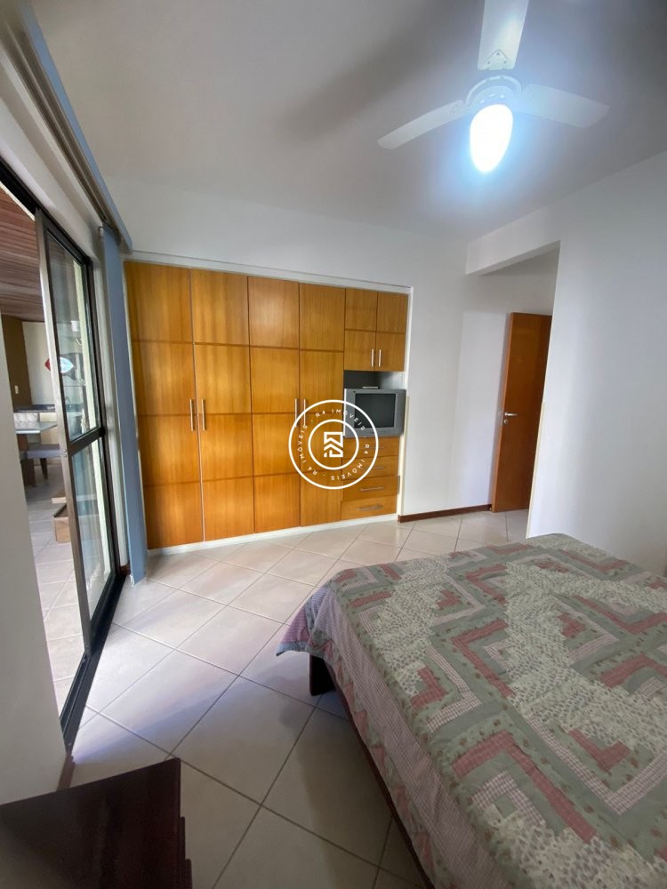 Apto na Meia Praia com vista mar