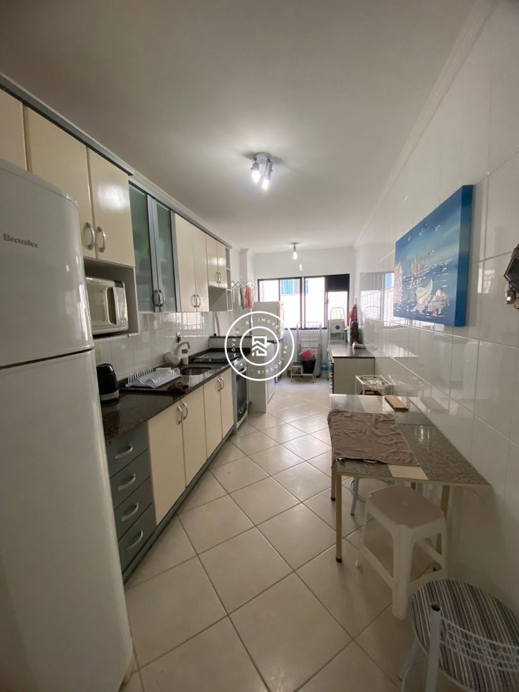 Apto na Meia Praia com vista mar