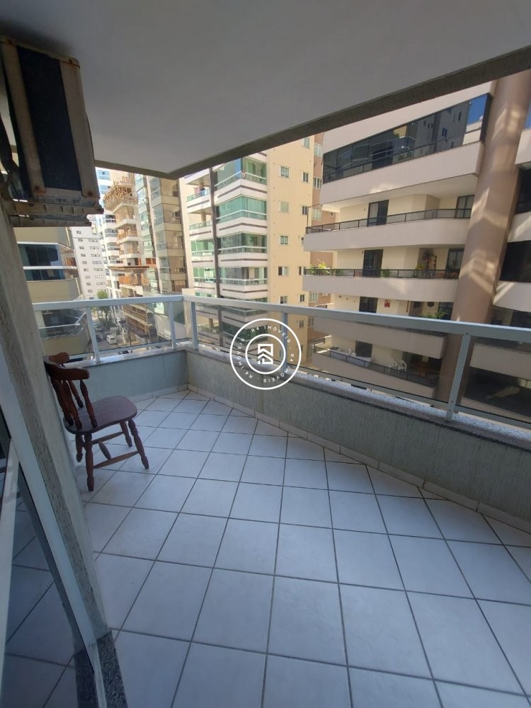 Apartamento com excelente localizao em Itapema