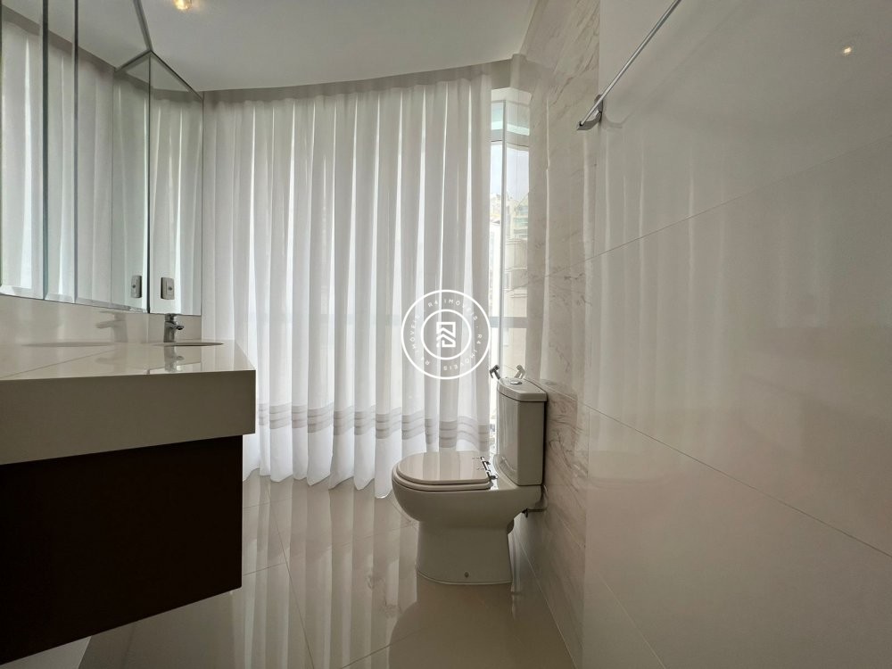 Lindo apartamento frente Avenida em Itapema