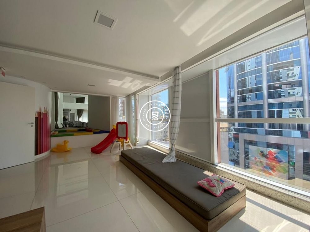 Lindo apartamento frente Avenida em Itapema