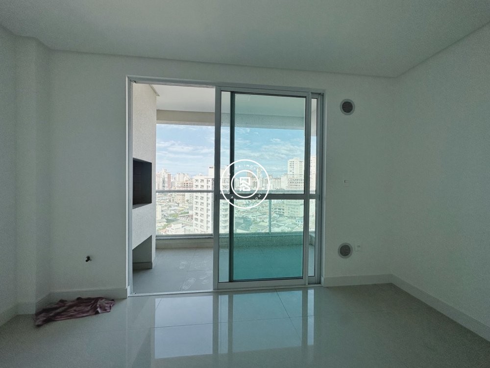 Apartamento novo com 02 dormitrios