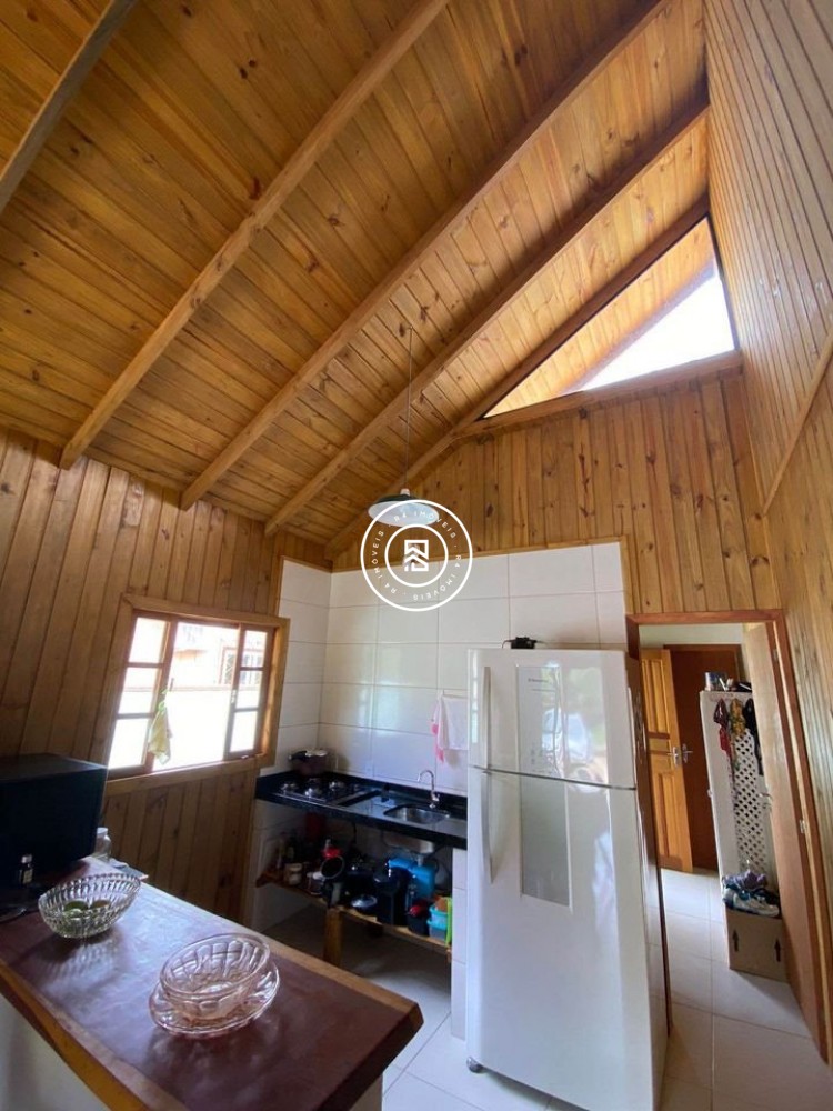 Encantadora Residncia em Bombinhas com 3 Quartos 