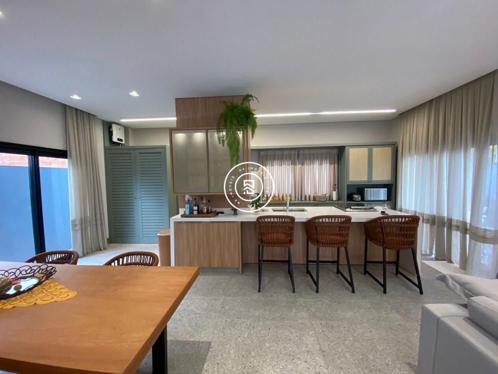 Linda casa finamente decorada e mobiliada em Porto