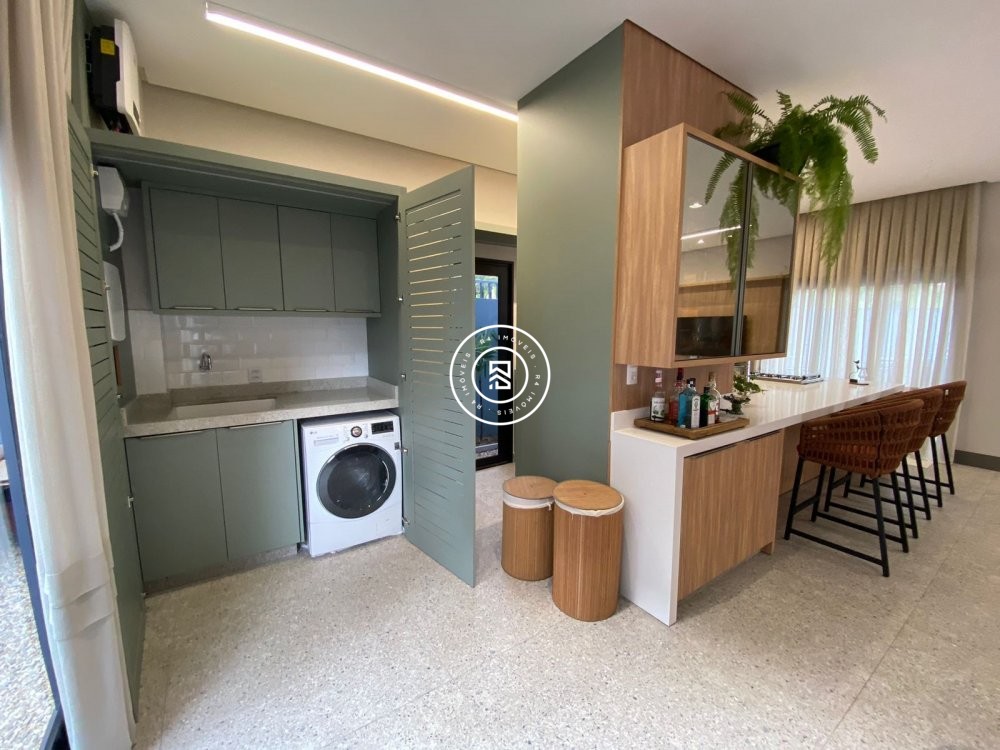 Linda casa finamente decorada e mobiliada em Porto