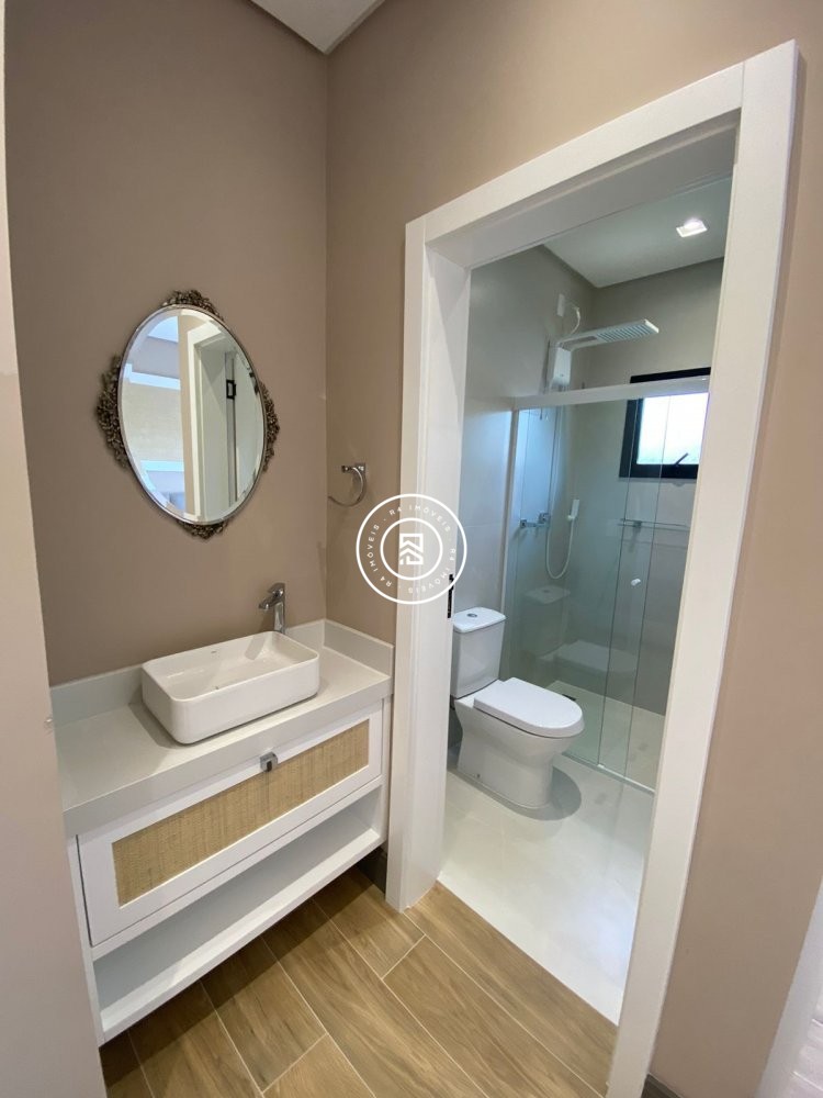 Linda casa finamente decorada e mobiliada em Porto