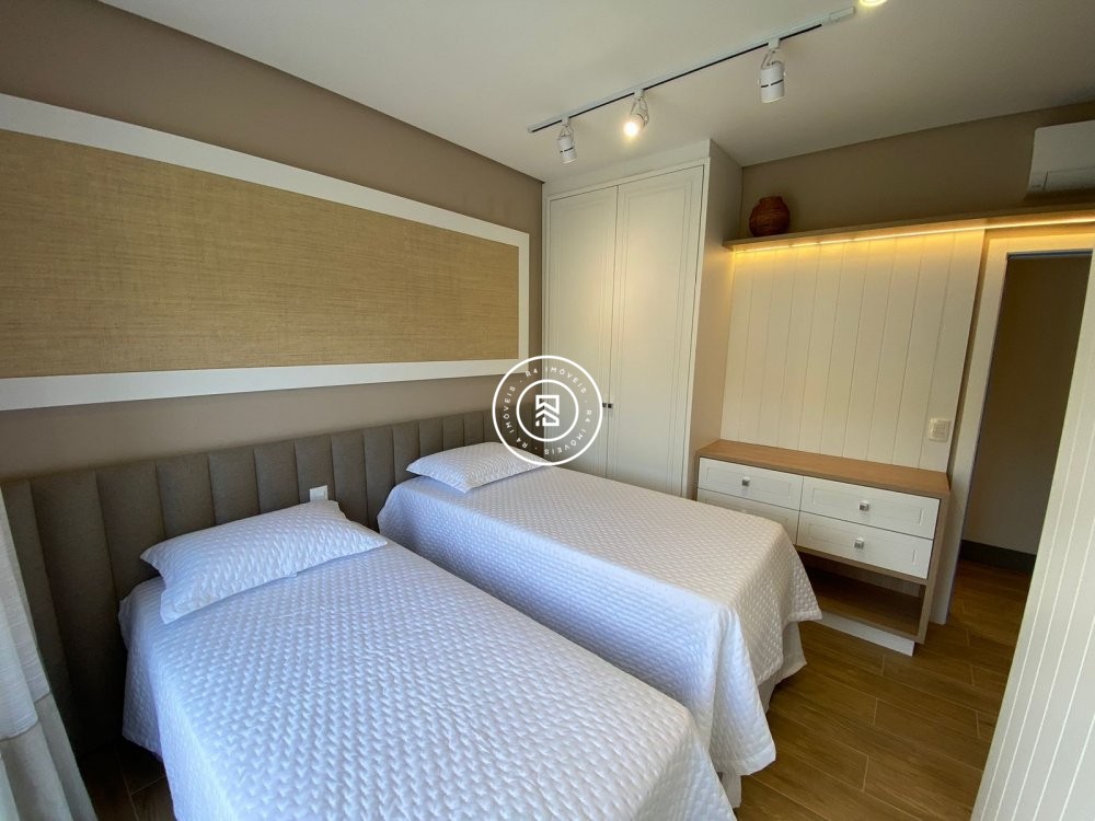 Linda casa finamente decorada e mobiliada em Porto