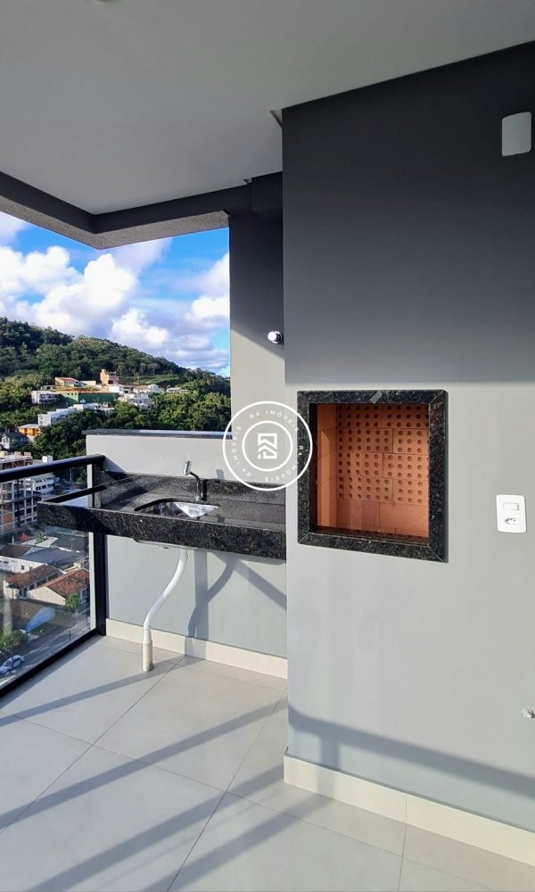 Apartamento novo no bairro Morretes