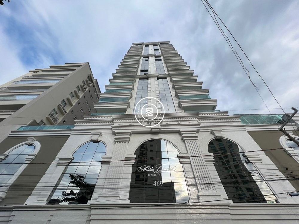 Apartamento novo na quadra do mar