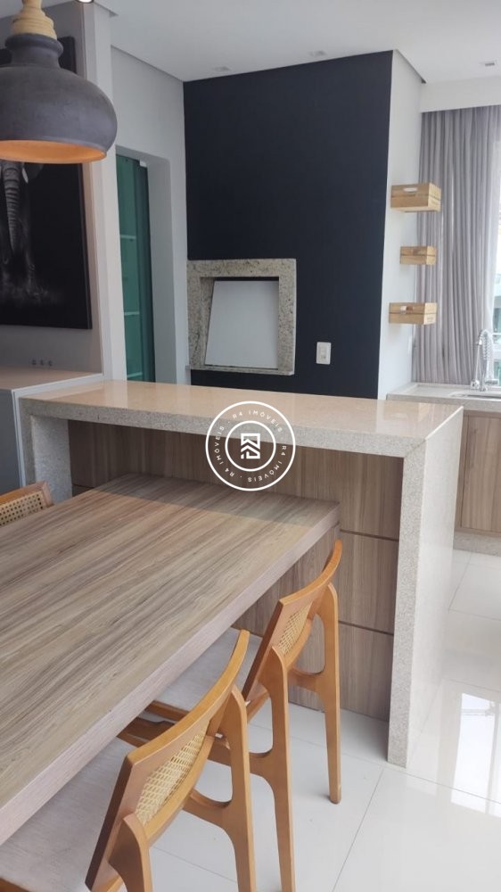 Apartamento mobiliado pertinho do mar