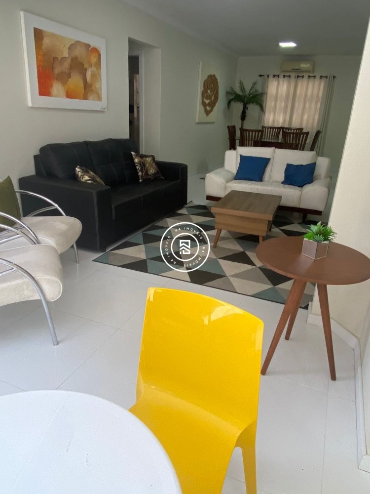 Apto a 70m do mar com 03 dormitrios