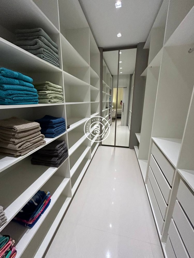 Apto quadra-mar finamente mobiliado