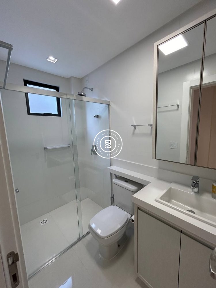 Apto quadra-mar finamente mobiliado