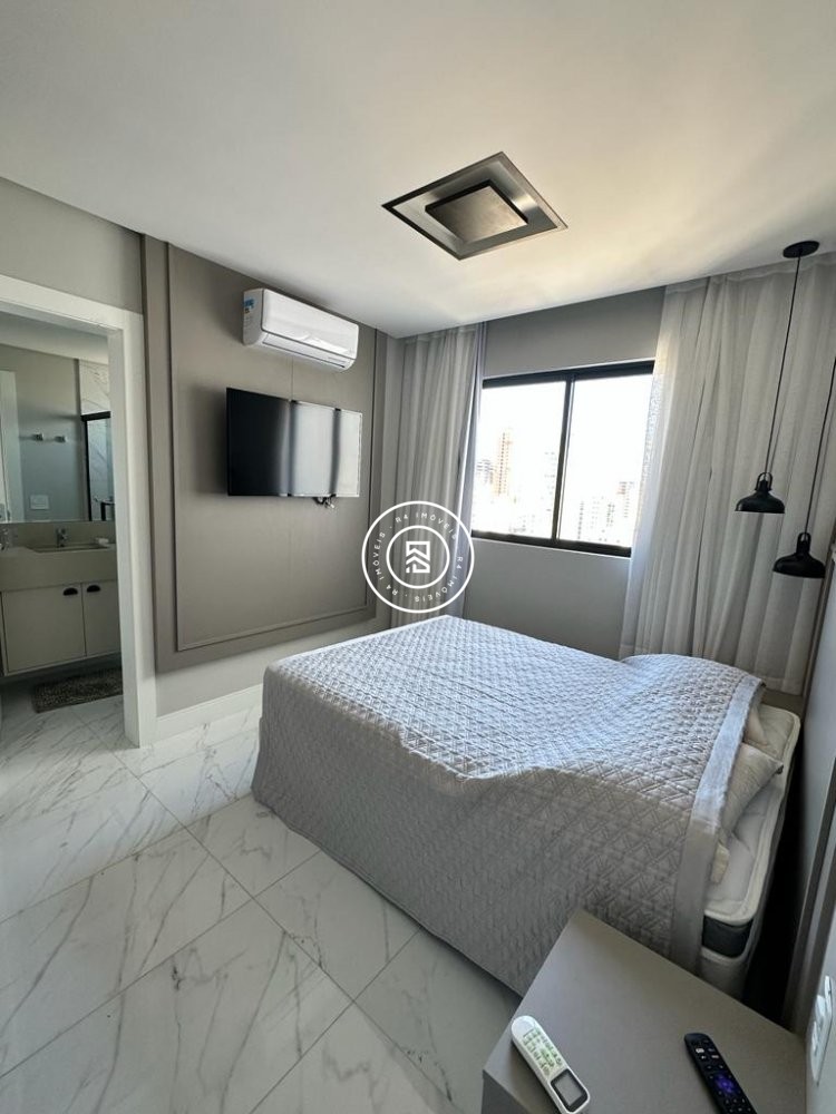 Apartamento mobiliado na Meia Praia