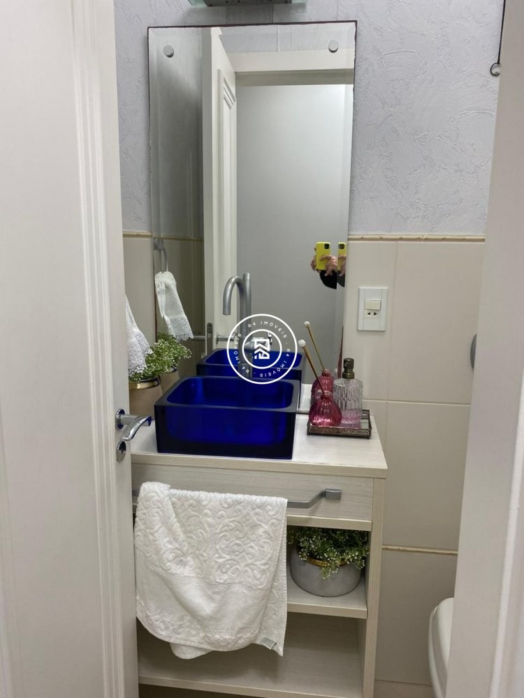 Apartamento mobiliado frente avenida