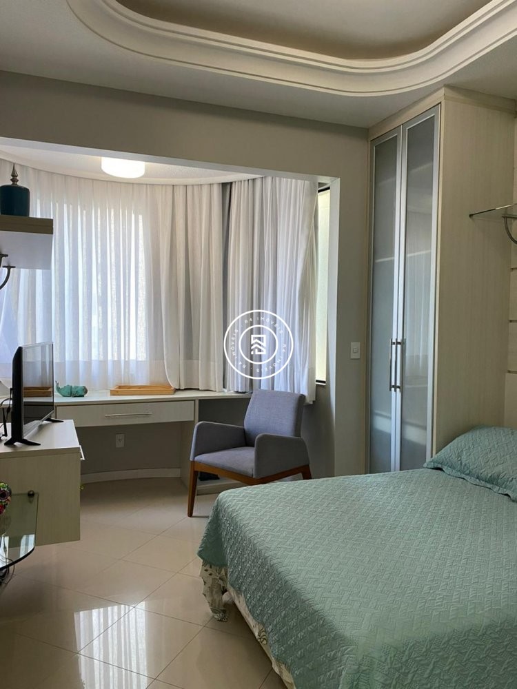 Apartamento mobiliado frente avenida