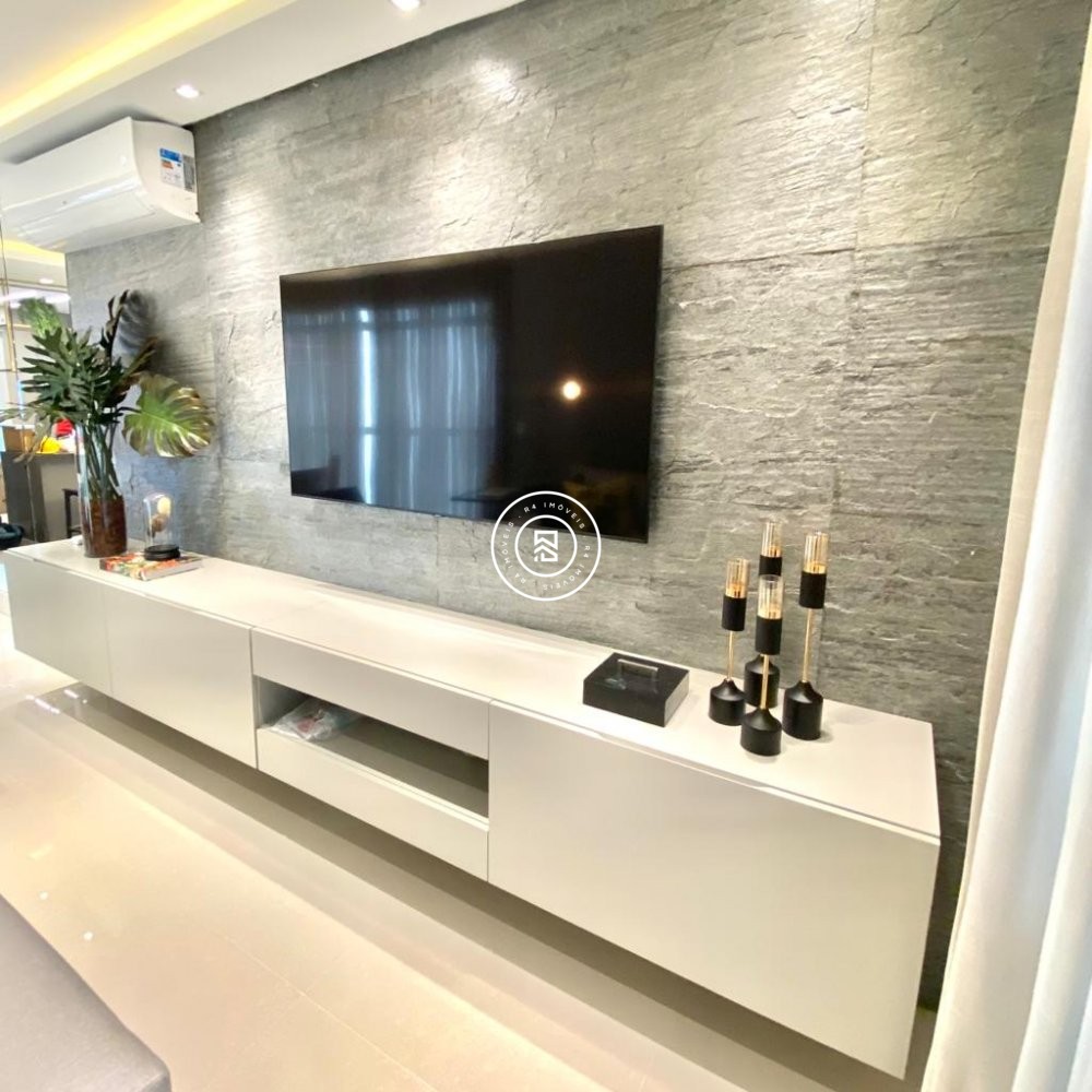 Lindo apartamento na Meia Praia