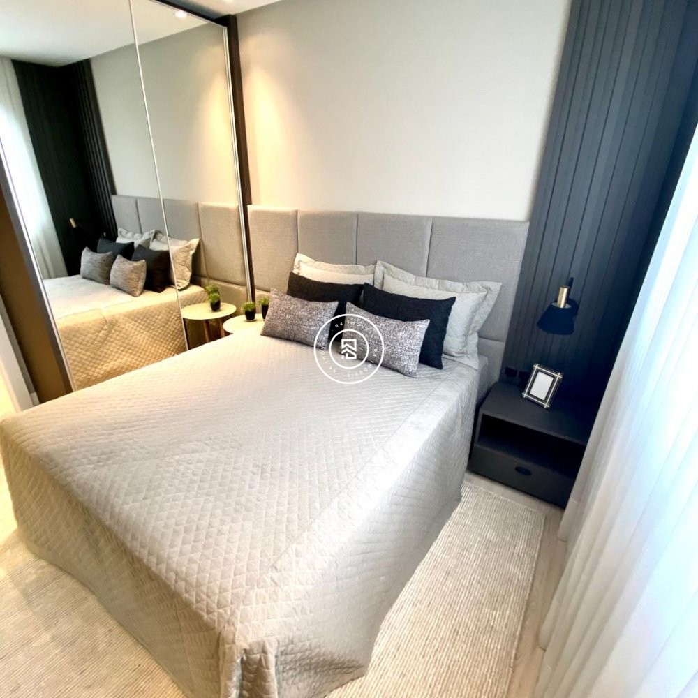 Lindo apartamento na Meia Praia