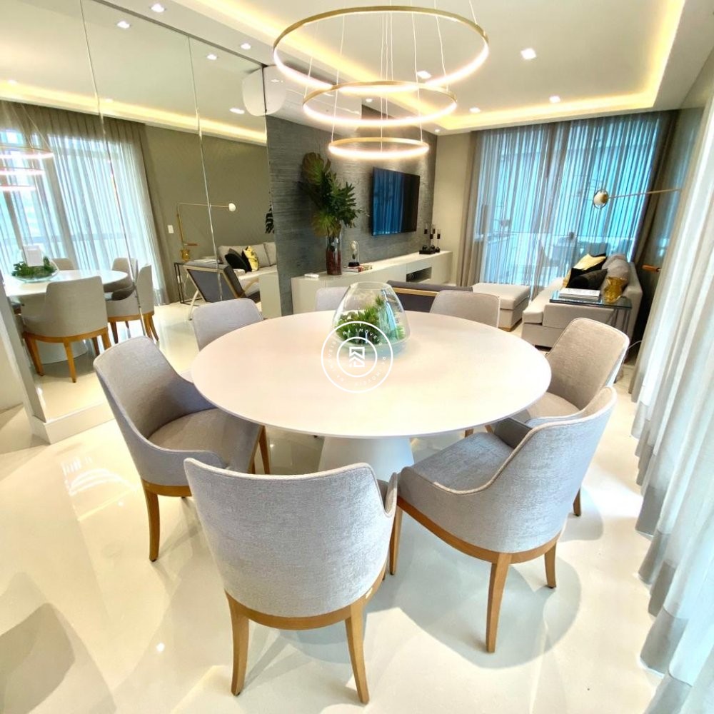 Lindo apartamento na Meia Praia