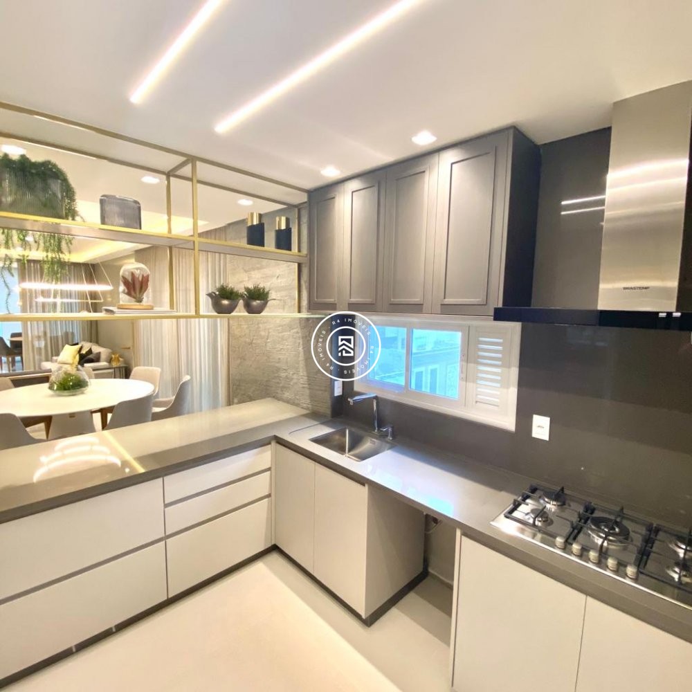 Lindo apartamento na Meia Praia