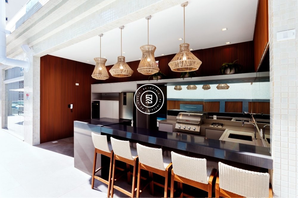 Lindo apartamento na Meia Praia