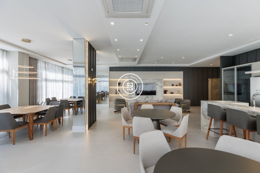 Lindo apartamento na Meia Praia