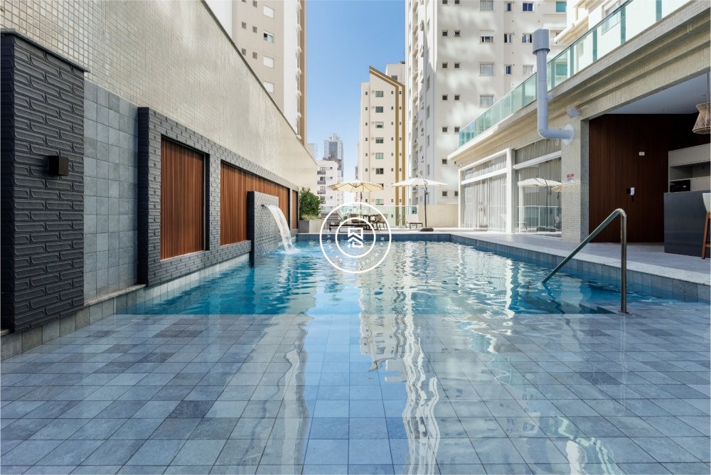 Lindo apartamento na Meia Praia