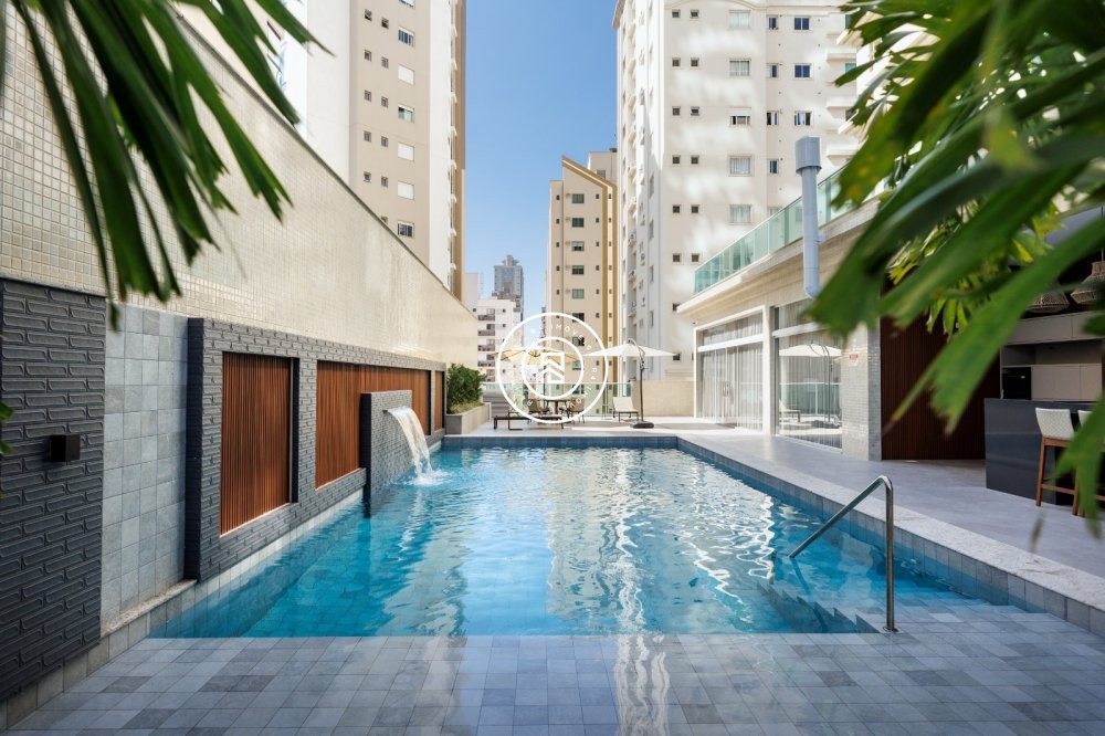 Lindo apartamento na Meia Praia