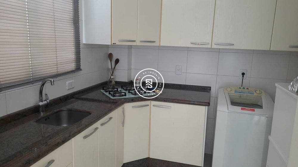 Apto diferenciado na quadra mar