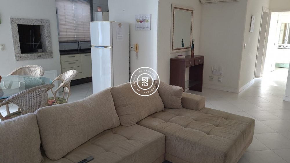 Apto diferenciado na quadra mar