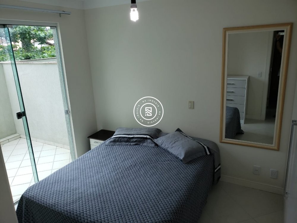 Apto diferenciado na quadra mar