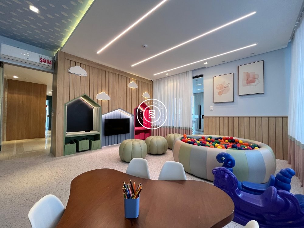 Apto novo na quadra-mar