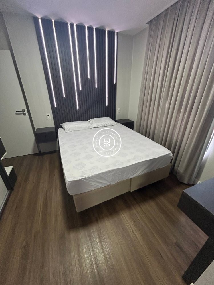 Apto na Meia Praia com moblia 