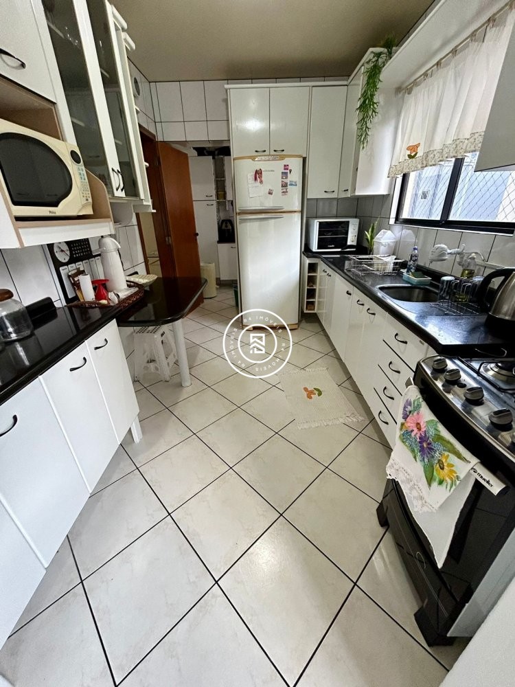 Apartamento mobiliado a 100m do mar